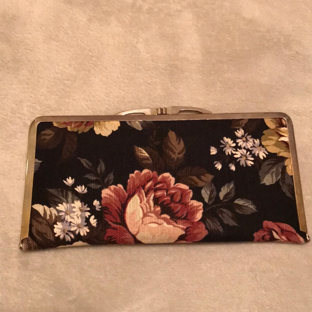 Floral clutch